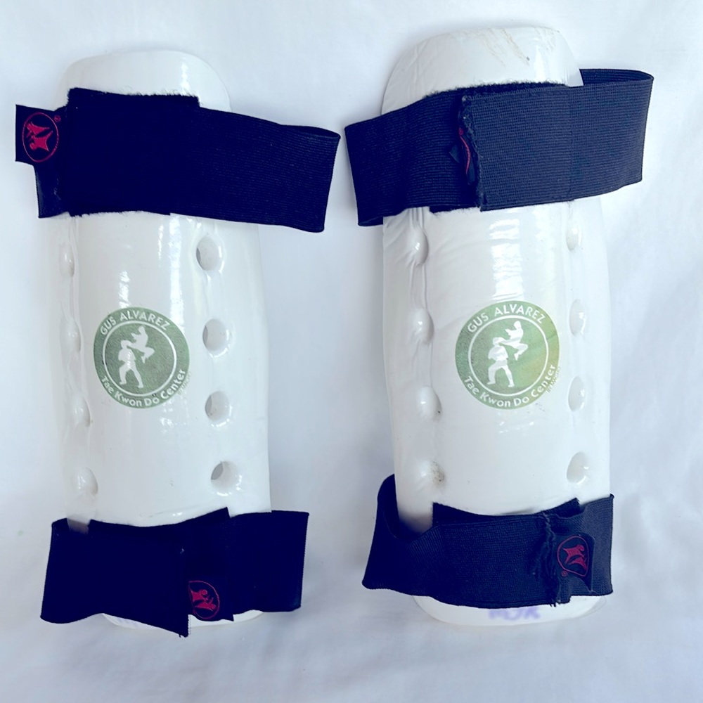 MACHO Gently Worn Dyna Shin/Forearm Guard  Martial Arts Youth